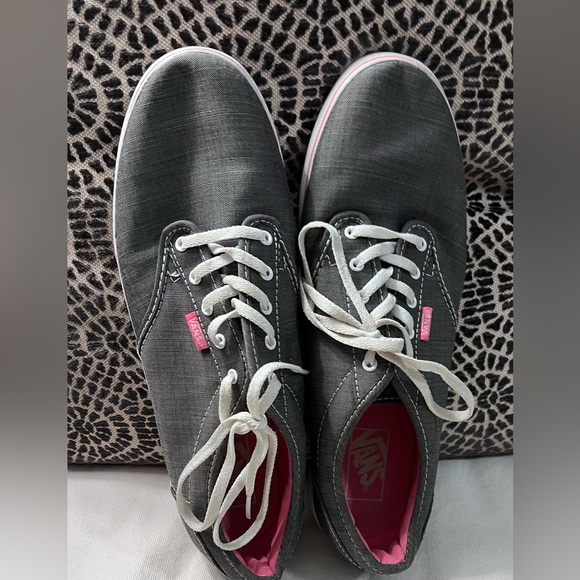 Women’s Vans Size 11 Gray & Pink Lace Ups Low Cuts 11W/9Men - Picture 6 of 12